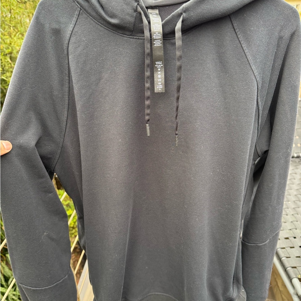 Men’s black Lululemon sweater XXL
